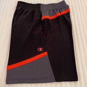 Men’s Champion Athletic Pocketed basketball shorts. Size Medium